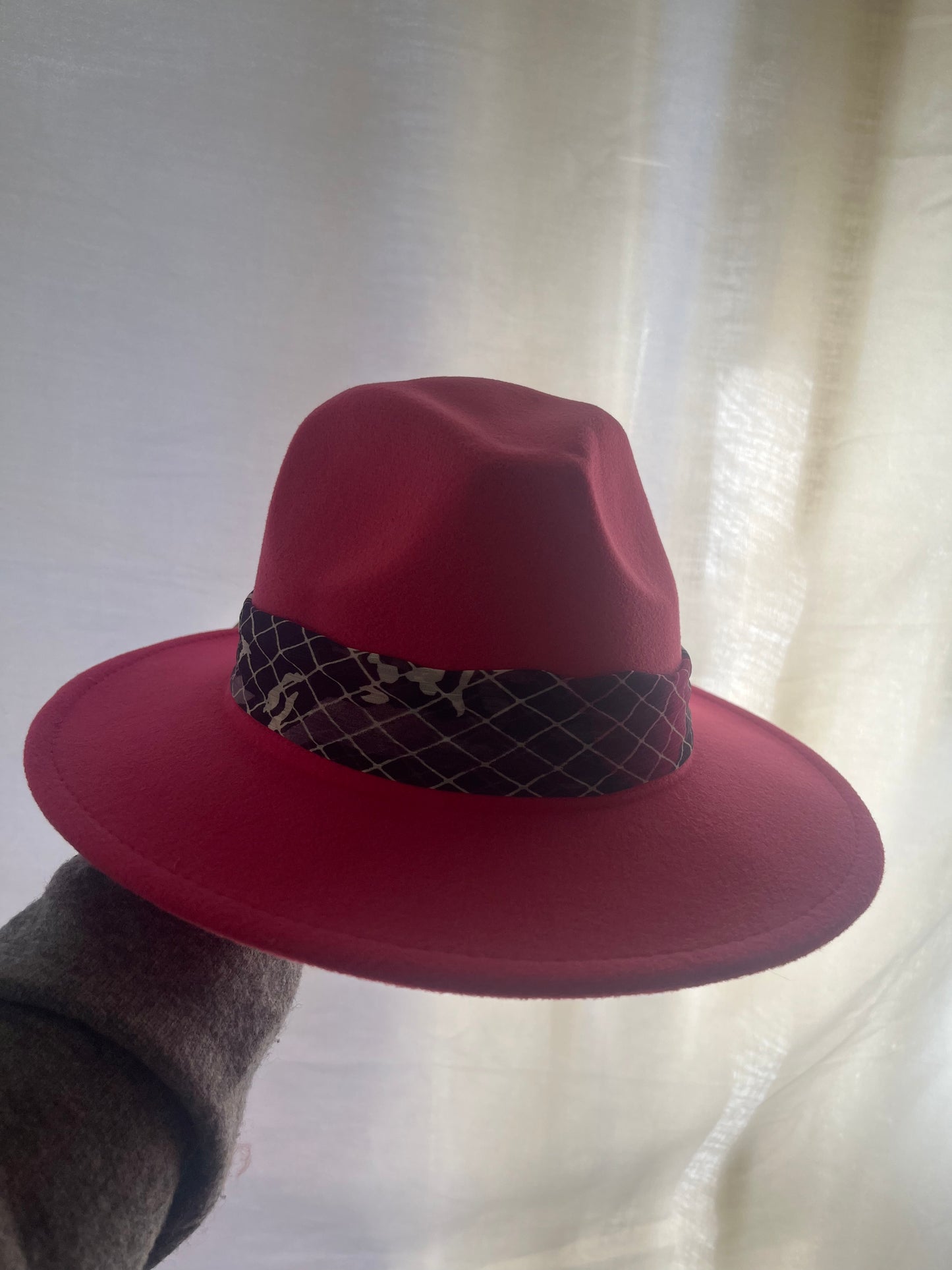Cappello fedora fucsia