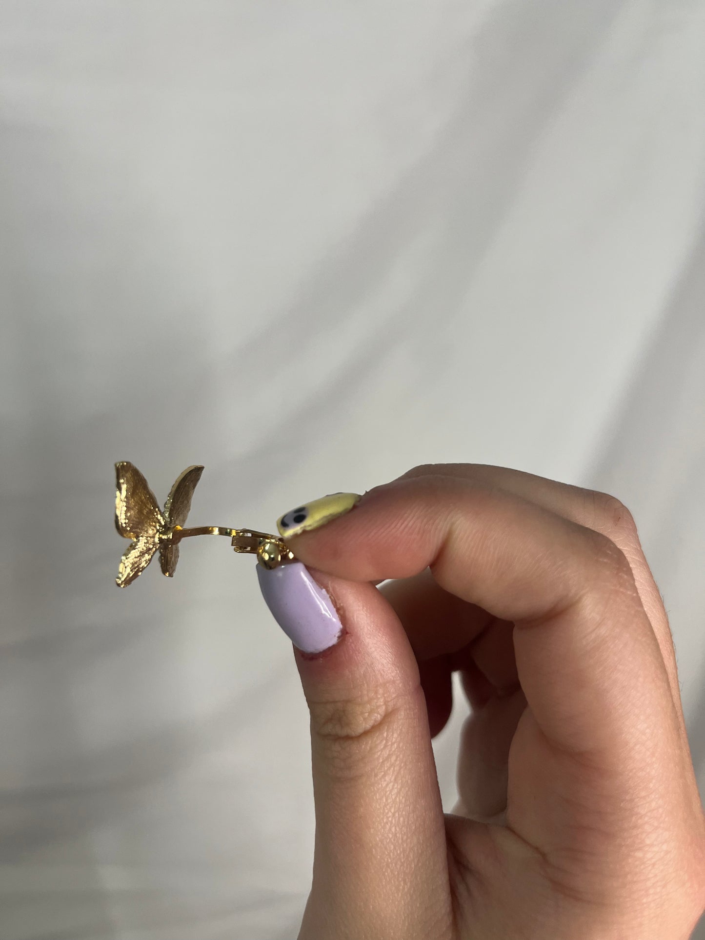 False earring white