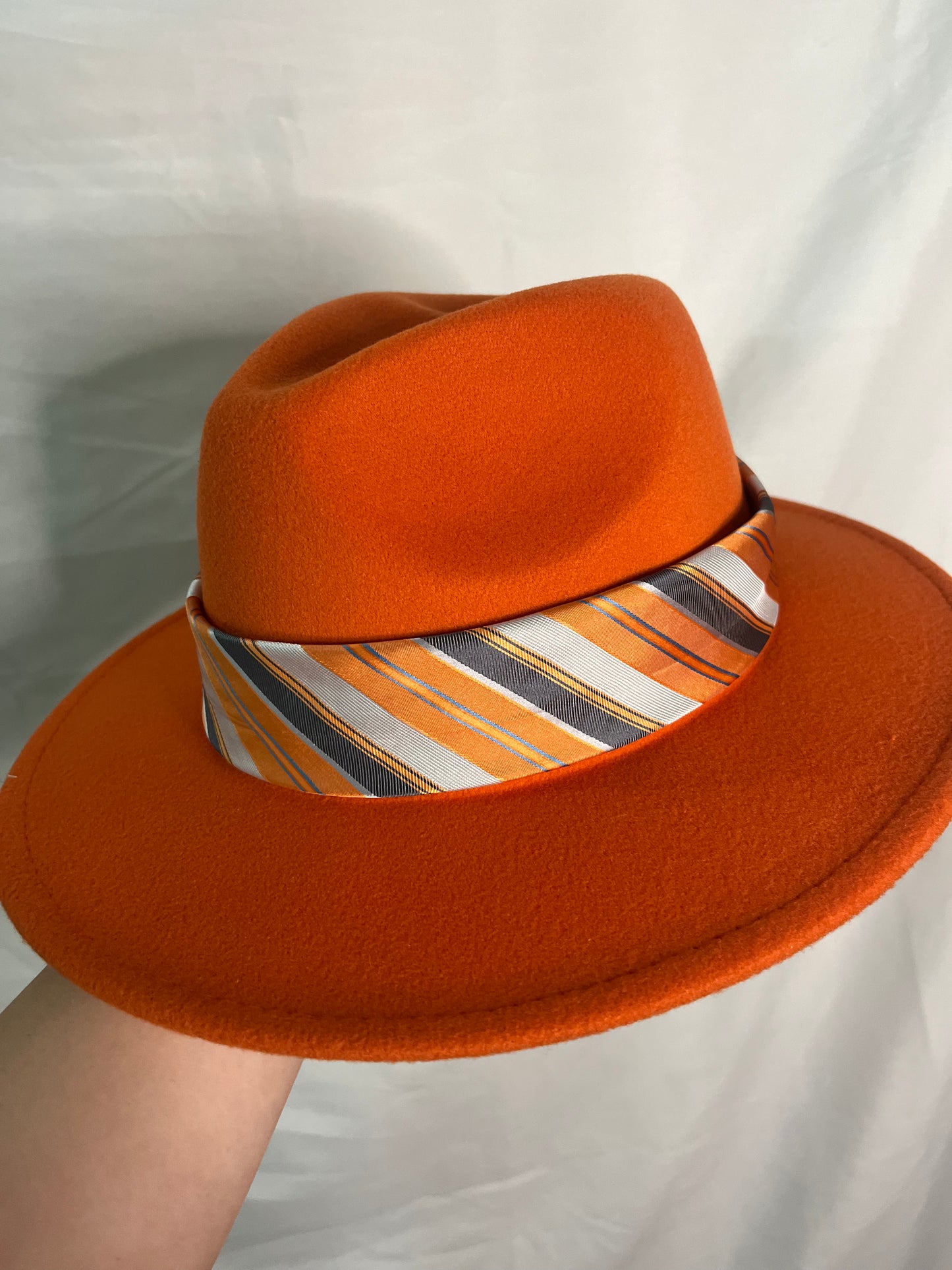 Cappello Fedora arancione