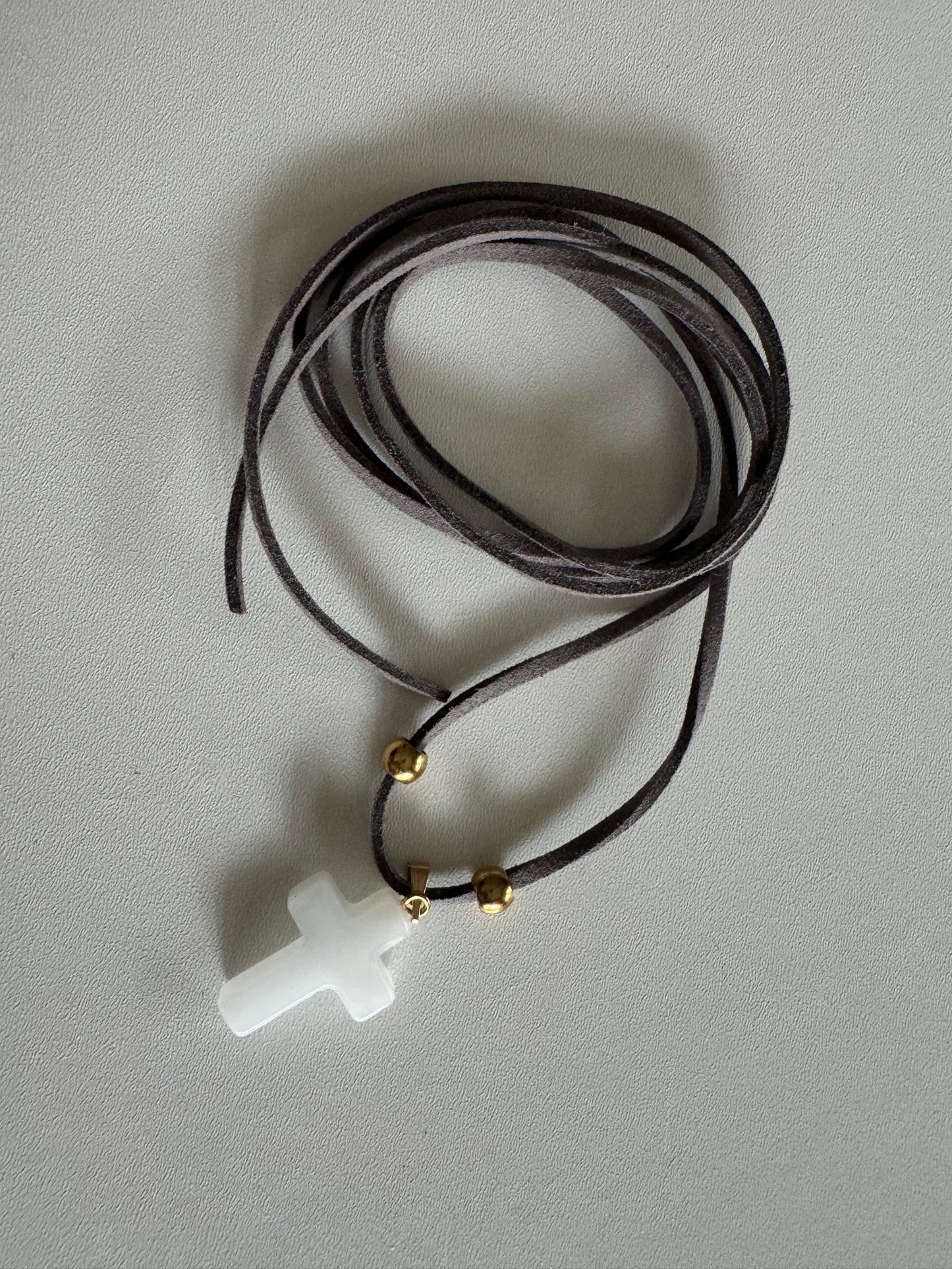 Croce white choker